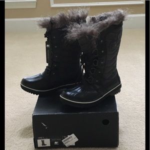 Sorel NWT TOFINO II Womens boots